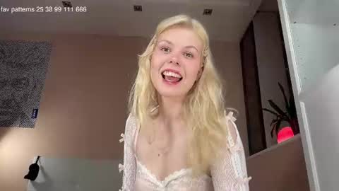 Snapshot of ass_latte chatting on 07-31-26, 11:37 Sasha online show from 07-31-26, 11:37