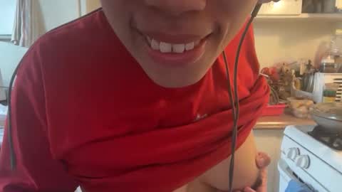 Snapshot of assert32 chatting on 12-14-25, 07:18 Patty online show from 12-14-25, 07:18