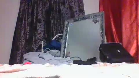 danni travis online show from 09-22-25, 03:19