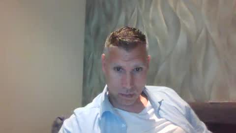 Snapshot of assmani28 chatting on 06-17-26, 01:45 Assmani28 online show from 06-17-26, 01:45