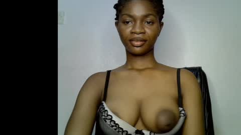 Snapshot of assy_ebony chatting on 05-02-26, 01:10 Lily online show from 05-02-26, 01:10