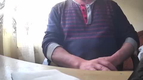 Snapshot of astelover chatting on 05-10-26, 12:32 astelover online show from 05-10-26, 12:32