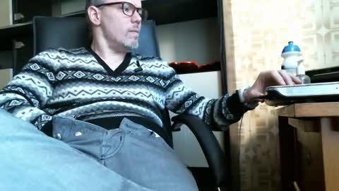 Snapshot of asterion51 chatting on 03-04-25, 03:37 asterion51 online show from 03-04-25, 03:37