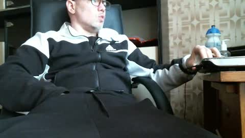 Snapshot of asterion51 chatting on 10-05-25, 04:49 asterion51 online show from 10-05-25, 04:49