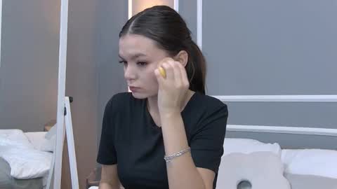 Snapshot of asterquinn chatting on 10-25-25, 03:51 Aster Quinn online show from 10-25-25, 03:51