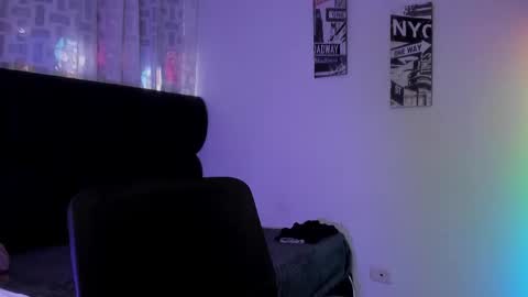 Snapshot of astonhills chatting on 10-09-25, 06:06 astonhills online show from 10-09-25, 06:06