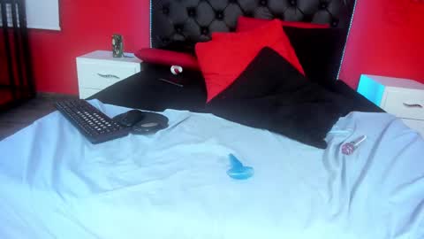 Snapshot of astral_amour chatting on 12-19-24, 10:02 astral online show from 12-19-24, 10:02