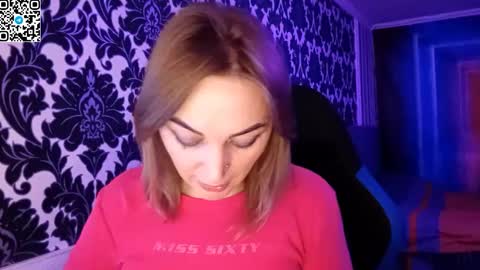 Snapshot of astralyn chatting on 12-15-25, 07:40 MERYEM online show from 12-15-25, 07:40