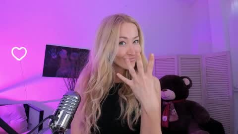 astramonroe online show from 04-08-26, 01:00