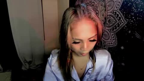 Snapshot of astrid_khalifa chatting on 04-23-26, 12:29 Astrid online show from 04-23-26, 12:29