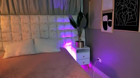 astrid_velle online show from 05-13-26, 01:03