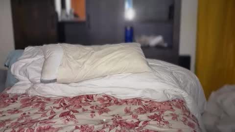 astro_n_tatiana online show from 12-15-25, 04:39