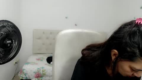 Snapshot of astrolover_ chatting on 01-13-26, 01:33 camila online show from 01-13-26, 01:33