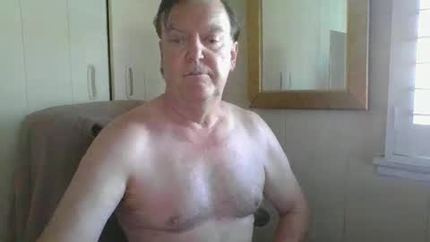 Snapshot of astute008 chatting on 01-09-26, 05:32 astute008 online show from 01-09-26, 05:32