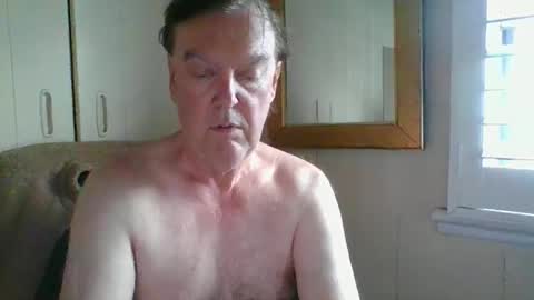 Snapshot of astute008 chatting on 02-01-26, 08:18 astute008 online show from 02-01-26, 08:18