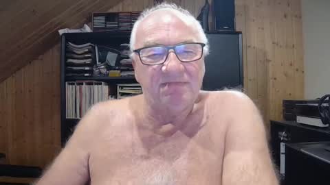 asusandy online show from 09-28-25, 02:28