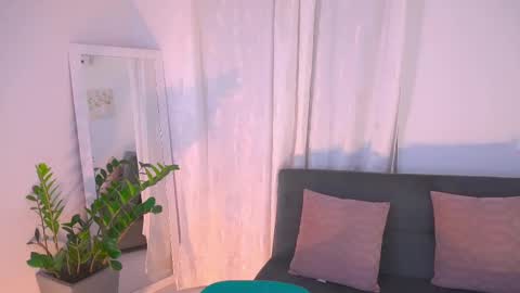 Snapshot of atena676 chatting on 10-01-25, 01:22 atena676 online show from 10-01-25, 01:22