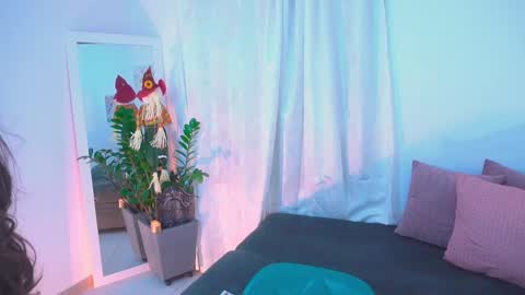 Snapshot of atena676 chatting on 10-21-25, 01:39 atena676 online show from 10-21-25, 01:39