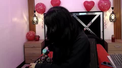 Snapshot of atenea_420 chatting on 02-18-26, 12:01 COLOMBIA online show from 02-18-26, 12:01