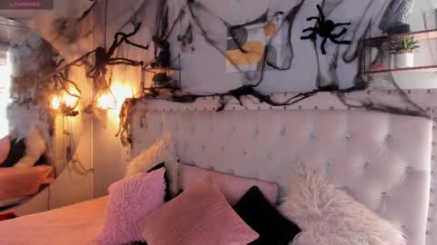 Snapshot of atenea_klett_ chatting on 11-01-25, 01:35 ATENEA online show from 11-01-25, 01:35