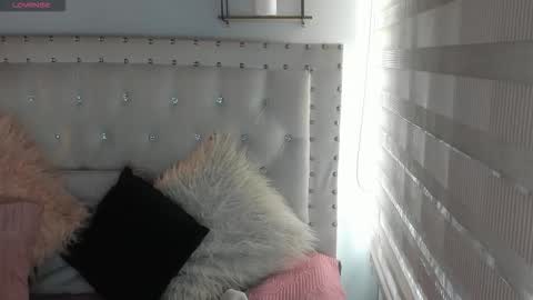 Snapshot of atenea_klett_ chatting on 12-21-25, 01:29 ATENEA online show from 12-21-25, 01:29
