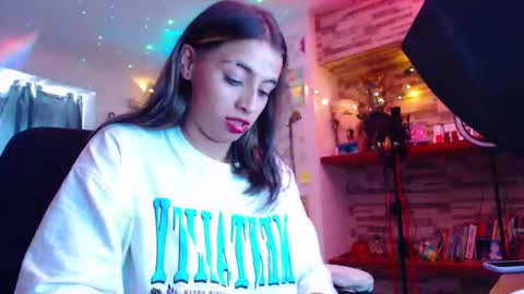 Atenea online show from 02-14-25, 03:05