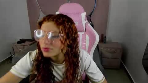 Snapshot of ateneaxht chatting on 06-27-26, 10:04 ateneaxht online show from 06-27-26, 10:04