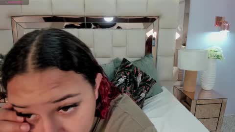 Atennea Diiossa online show from 12-19-25, 11:39