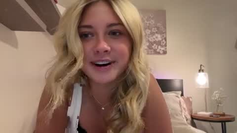 Snapshot of athenaaa8 chatting on 07-24-26, 10:30 Athena online show from 07-24-26, 10:30