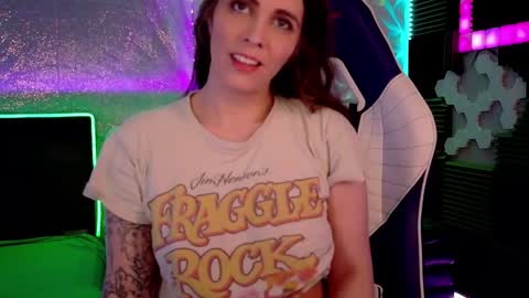 Snapshot of athenaautumn chatting on 11-29-25, 10:18 Athena Autumn online show from 11-29-25, 10:18