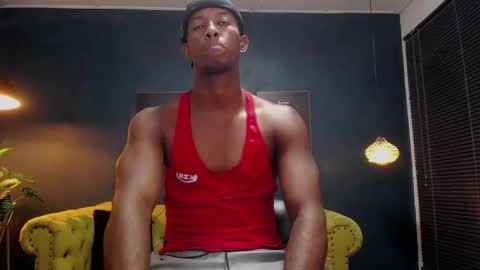 Snapshot of athleticbig_cock chatting on 10-28-25, 01:42 ATHLETIC COCK online show from 10-28-25, 01:42