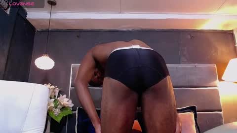 Snapshot of athleticbig_cock chatting on 10-29-25, 02:03 ATHLETIC COCK online show from 10-29-25, 02:03