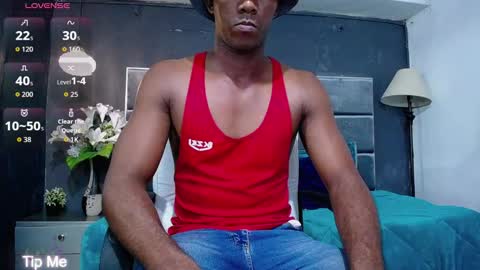 Snapshot of athleticbig_cock chatting on 11-12-25, 02:12 ATHLETIC COCK online show from 11-12-25, 02:12