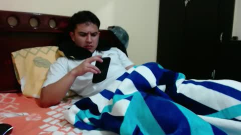 Snapshot of athleticboy2026 chatting on 12-04-25, 04:00 Robin online show from 12-04-25, 04:00