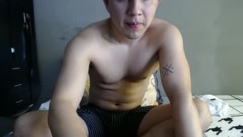 Snapshot of athleticboy2026 chatting on 12-04-25, 05:10 Robin online show from 12-04-25, 05:10