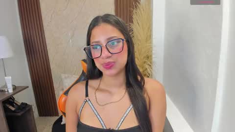 Snapshot of atiena_ chatting on 05-26-26, 06:15 Atiena online show from 05-26-26, 06:15