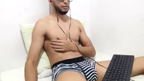 Torres online show from 10-10-25, 04:55