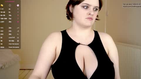 Audrey Jacq online show from 12-19-25, 04:36