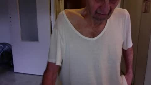 Snapshot of auguste688483 chatting on 02-14-26, 09:17 auguste688483 online show from 02-14-26, 09:17