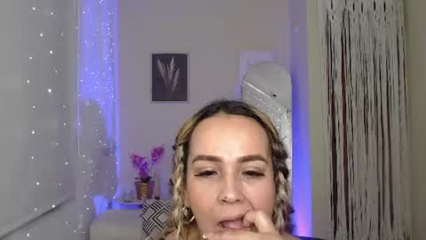 aunty_milf online show from 06-17-26, 10:32