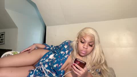 Snapshot of aunyxxx chatting on 02-07-25, 09:48 aunyxxx online show from 02-07-25, 09:48