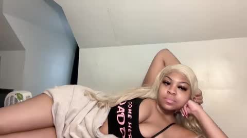 Snapshot of aunyxxx chatting on 02-20-25, 10:04 aunyxxx online show from 02-20-25, 10:04