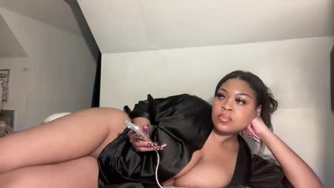 Snapshot of aunyxxx chatting on 10-13-25, 06:02 aunyxxx online show from 10-13-25, 06:02