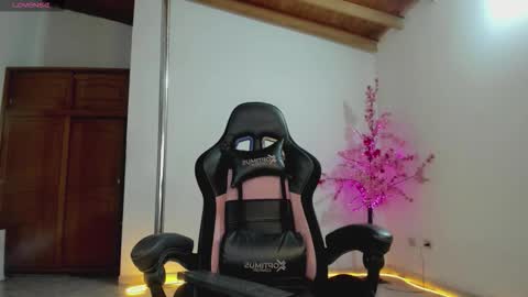 aura online show from 09-24-25, 05:22