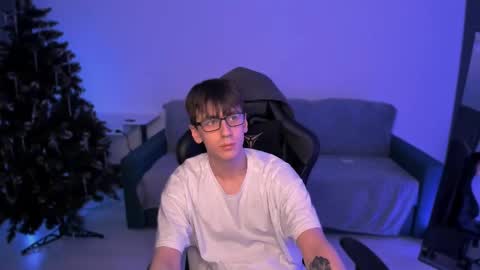 Snapshot of auracrye chatting on 12-25-24, 09:11 auracrye online show from 12-25-24, 09:11