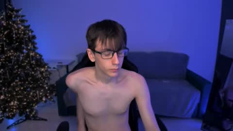 Snapshot of auracrye chatting on 12-26-24, 12:14 auracrye online show from 12-26-24, 12:14