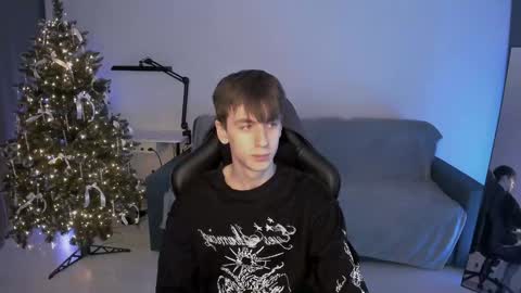 Snapshot of auracrye chatting on 01-04-25, 09:20 auracrye online show from 01-04-25, 09:20