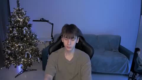 Snapshot of auracrye chatting on 01-09-25, 10:09 auracrye online show from 01-09-25, 10:09