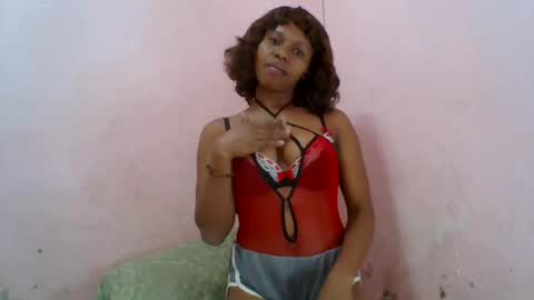 Snapshot of aurelia107 chatting on 06-17-26, 07:15 aurelia107 online show from 06-17-26, 07:15