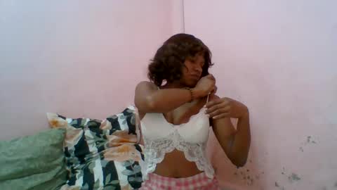 Snapshot of aurelia107 chatting on 06-26-26, 09:52 aurelia107 online show from 06-26-26, 09:52